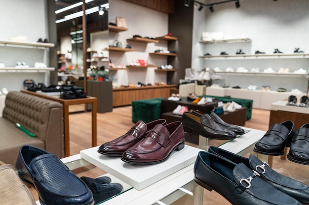 Primer plano de zapatos de hombre de cuero de moda