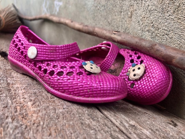 Foto primer plano de los zapatos rosados