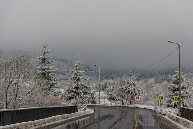 Primera nevada en las montañas