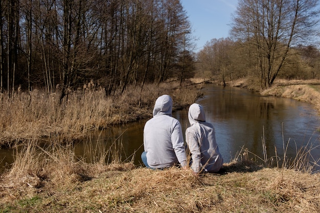 Primeros días soleados de primavera al aire libre.