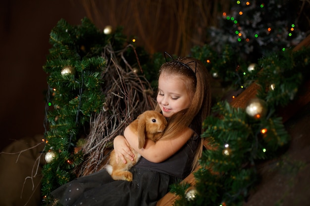 La princesita recibió un conejo para Navidad.