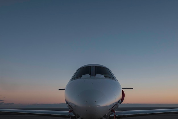 Privatflugzeugdetail bei Sonnenuntergang