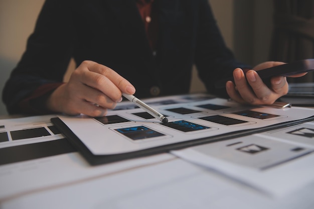 Proceso de diseño de interfaz de usuario de UX para aplicaciones móviles y sitios web modernos Prototipo creativo de wireframe para desarrollador de aplicaciones profesional