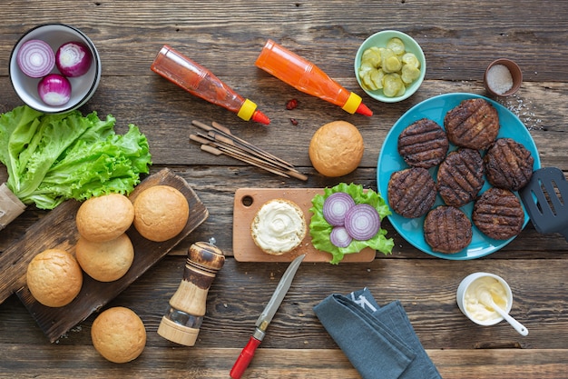 Proceso de elaboración de una jugosa hamburguesa