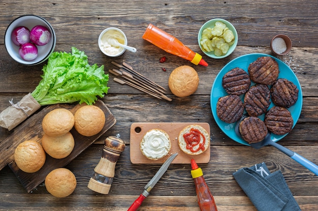 Proceso de elaboración de una jugosa hamburguesa