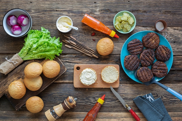 Proceso de elaboración de una jugosa hamburguesa