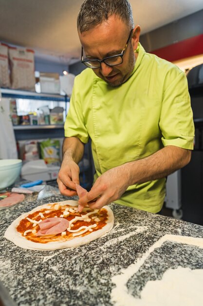 El proceso de fabricación del concepto de panadería de pizza