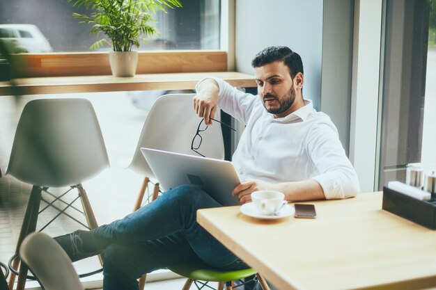 Proceso de trabajo en café