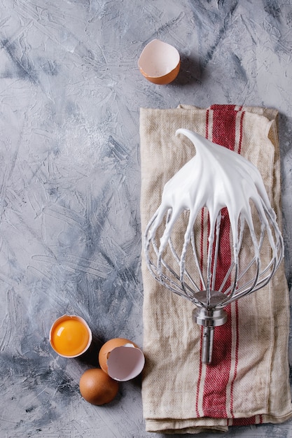 Foto processo de cozimento de merengue