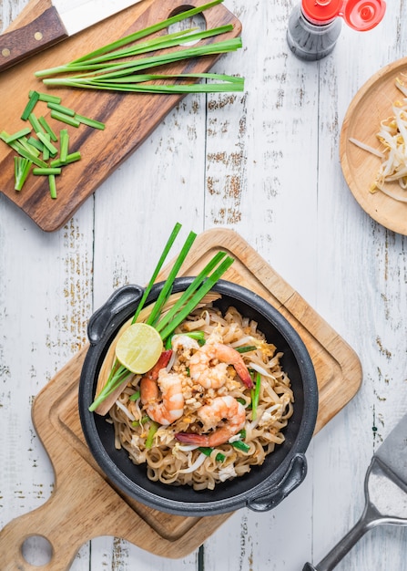 Processo de preparação de Pad Thai