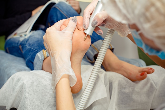 Processo pedicure close-up