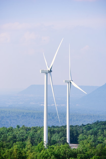 Produção de eletricidade com turbinas eólicas, energia natural.