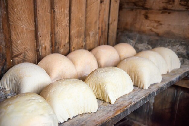 Produção de queijo de cabra caseiro e laticínios