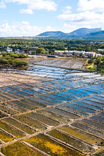 Producción de sal en la isla de Mauricio en el Océano Índico.