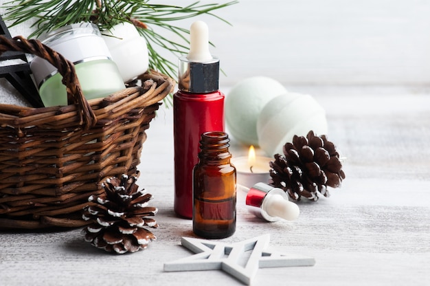 Producto de belleza en canasta para Navidad