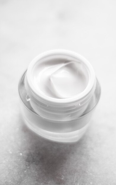 Producto cosmético de lujo crema hidratante antiedad cosmética de belleza y concepto de cuidado de la piel