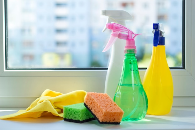 Productos de lavado y limpieza para ventanas. Detergentes