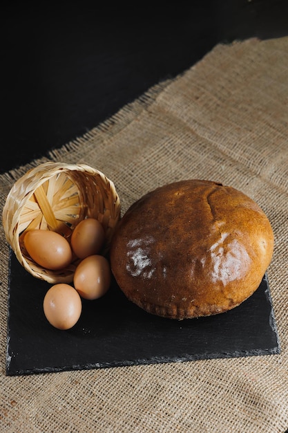 Productos de panadería de harina Delicioso pan casero recién horneado Pastelería de centeno