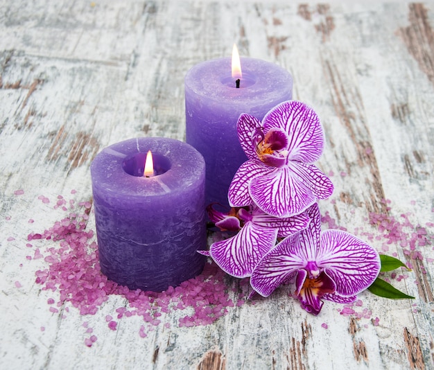 Productos de spa con orquídeas.