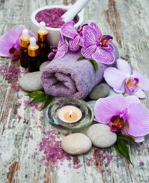 Productos de spa con orquídeas.