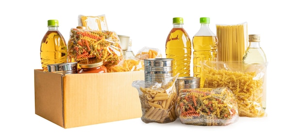 Produtos alimentares para armazenamento e entrega de doações Vários alimentos pasta óleo de cozinha e alimentos enlatados em caixas de papelão