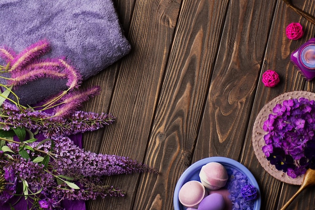 Produtos para spa de cuidados com o corpo Ingredientes para esfoliação caseira de sal Bela composição de spa