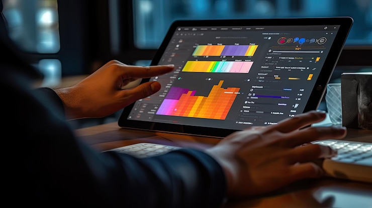 Foto un profesional está comprobando los datos infográficos en una tabla