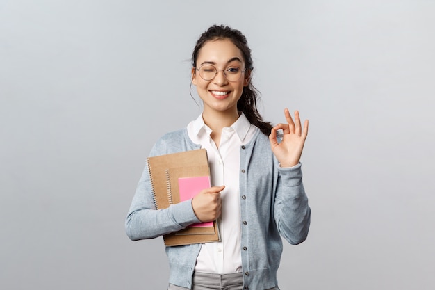 Professor de mulher asiática