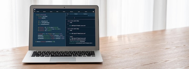 Programación de desarrollo de software en la pantalla de la computadora para aplicaciones modernas