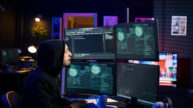 El programador deshonesto obtiene con éxito acceso a los datos de la víctima