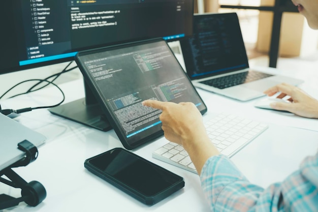 El programador es la codificación y la programación de software