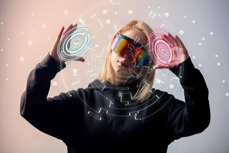 Foto programador feminino trabalha com dados pessoais em óculos virtuais