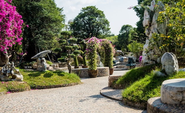 Projeto de paisagem de luxo do jardim tropical.