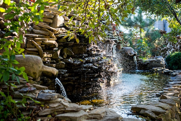 Projeto paisagístico. Cascata de água