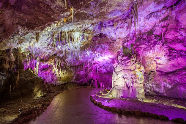 Prometheus-Höhle, Kutaissi