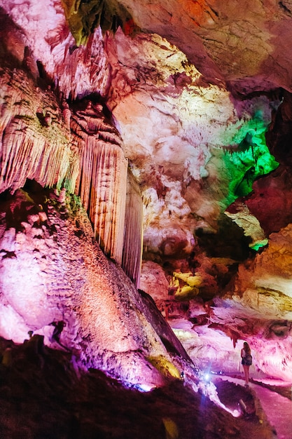 Prometheus Kumistavi Cave perto de Kutaisi, região de Imereti da Geórgia.