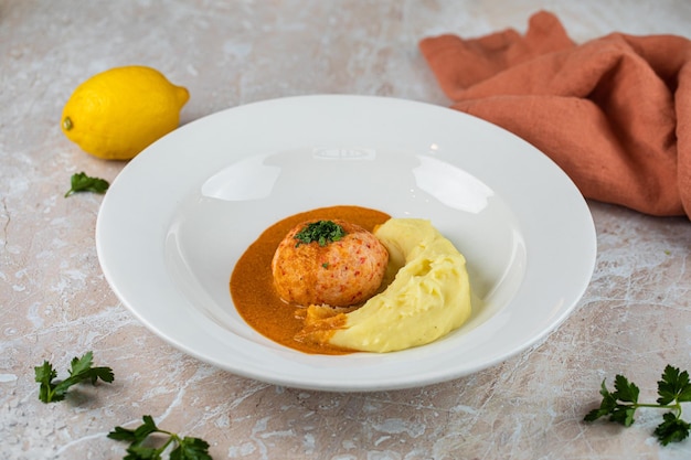Prosciutto Food und Zitrone Italienische Küche Beef Saltimbocca Gesundes Gemüse