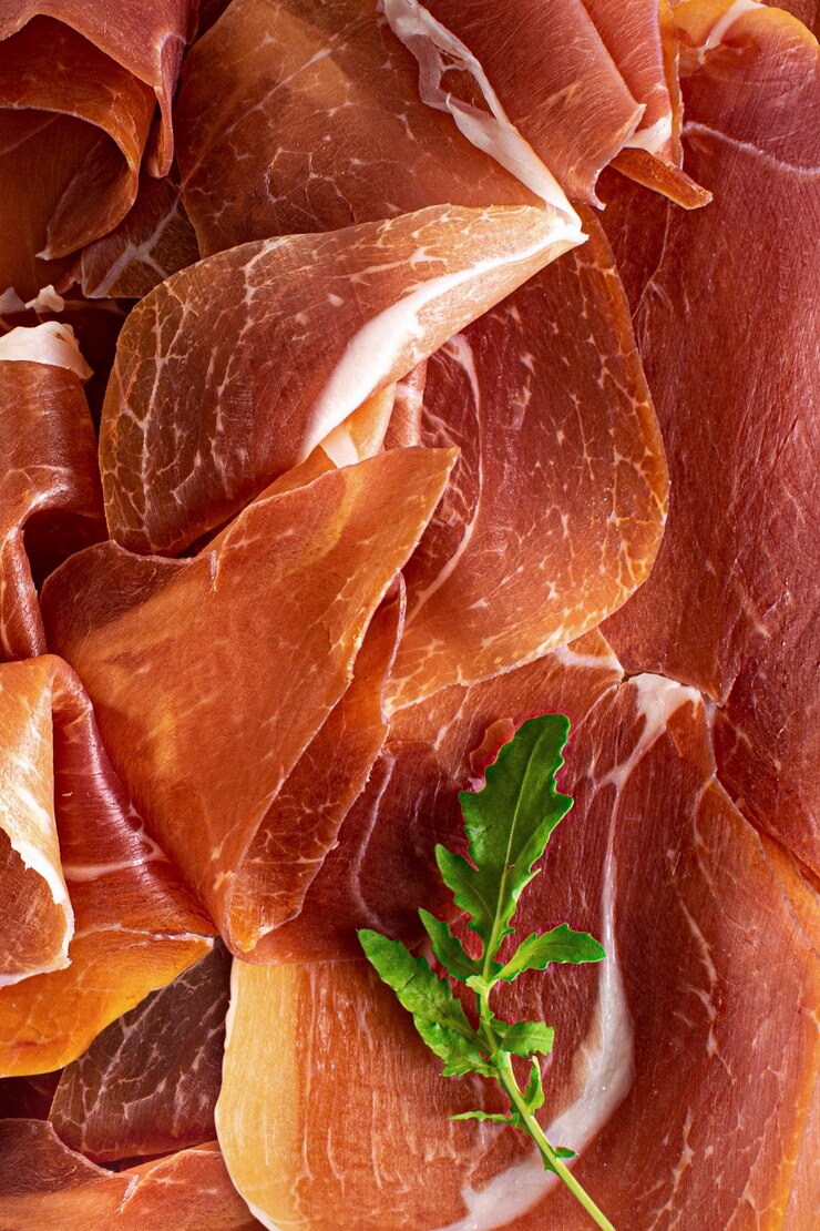 Prosciutto italiano crudo o jamón de parma flatlay