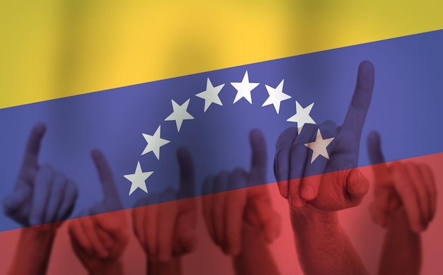 Protesthände auf dem Hintergrund des Freiheitskonzepts der venezolanischen Flagge