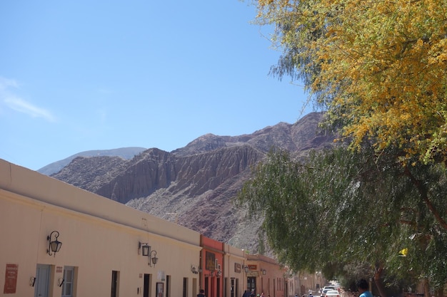 Província de Purmamarca nas cores das montanhas da Argentina e formações geológicas raras do deserto