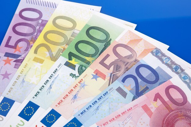 Próximo plano de moedas de papel