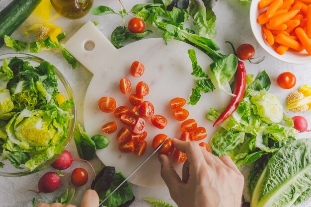 Prozess der vegetarischen Salat zu machen