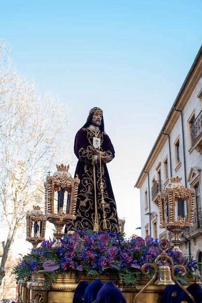 Prozession der Karwoche in Salamanca Spanien