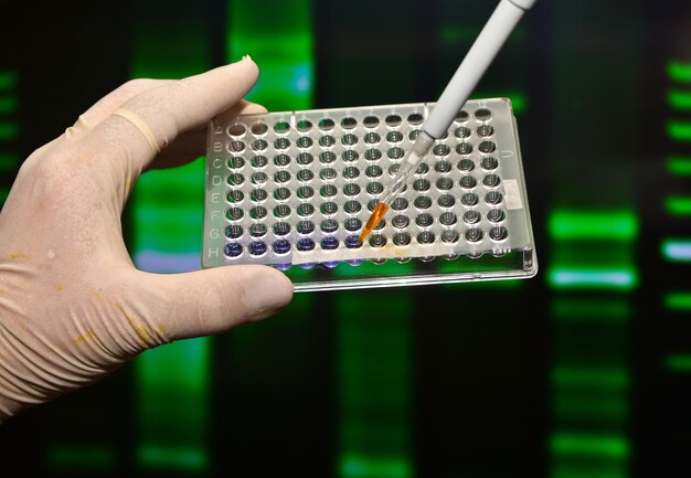 Pruebas de ADN en laboratorios genéticos