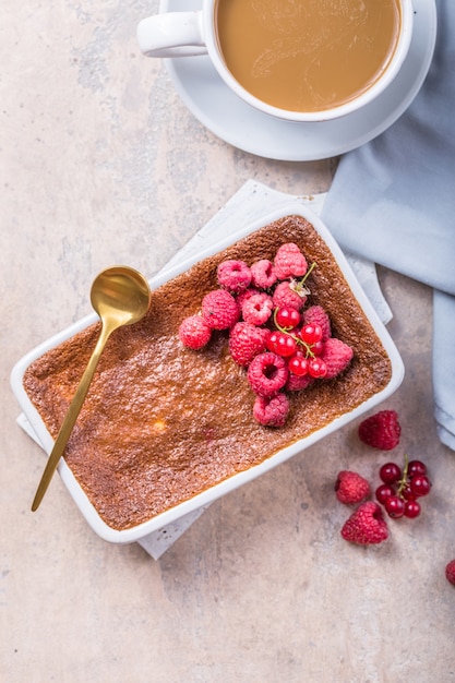 Pudim de arroz com leite francês com framboesas