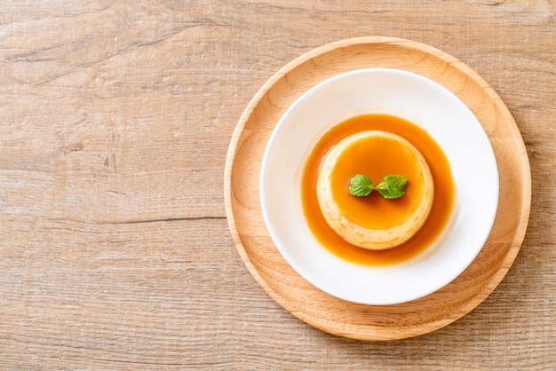 pudín casero de natillas de caramelo