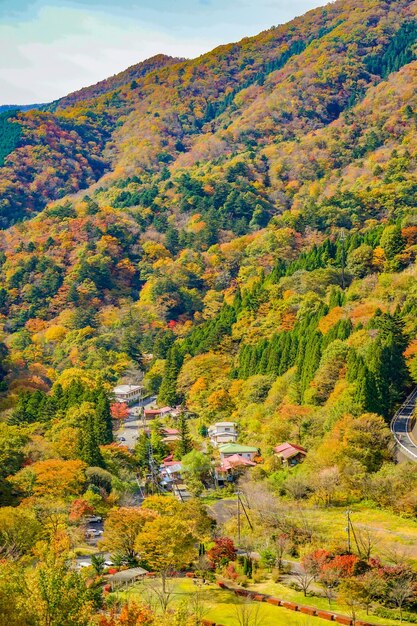 Foto un pueblo entre las 8000 montañas lugar de tiro prefectura de gunma