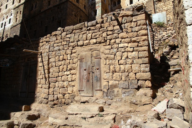 Pueblo de Al Hajjarah en las montañas Yemen