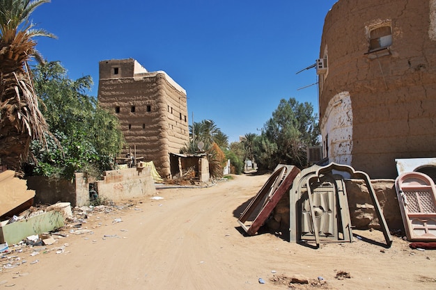 El pueblo árabe cerca de Najran en la región de Asir de Arabia Saudita