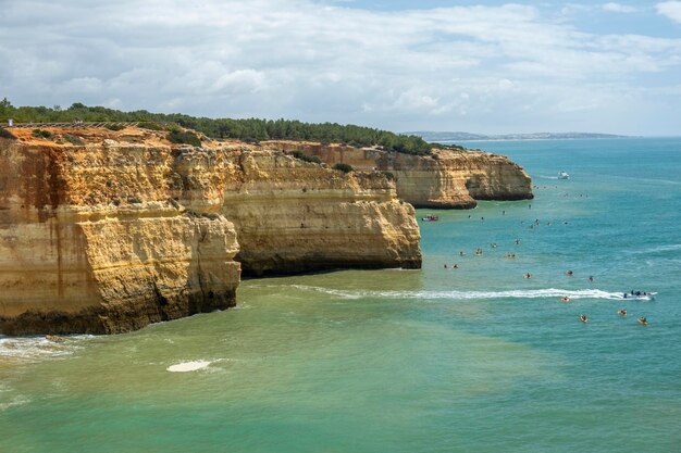 Pueblo de Benagil en la región del Algarve